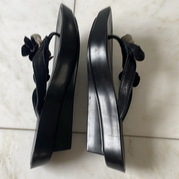 Donald J. Pliner black platform sandals with leather rosettes women’s size 8.5 - Picture 7 of 10